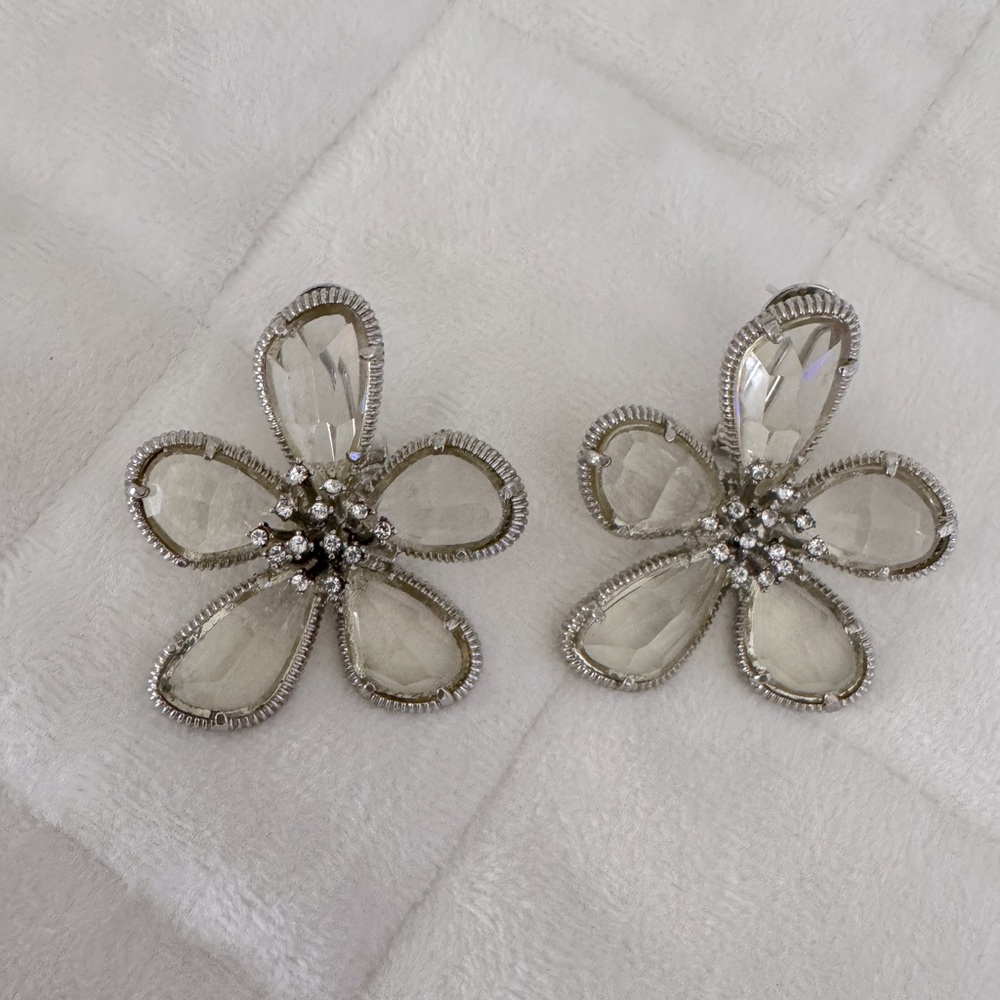 Gorgeous Crystal Flower Earrings